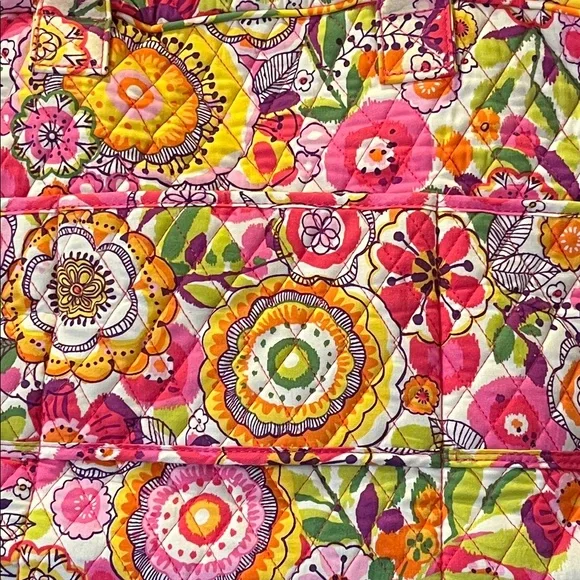 Vera Bradley in “Clementine Floral”Quilted Design Bag. Lots of Room with Strap. - Picture 2 of 12